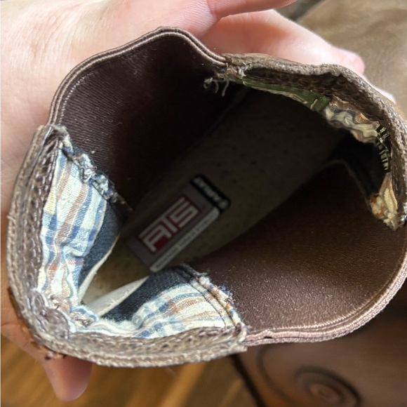 Ariat Brown Ankle Booties with Sturdy Sole - Picture 6 of 8